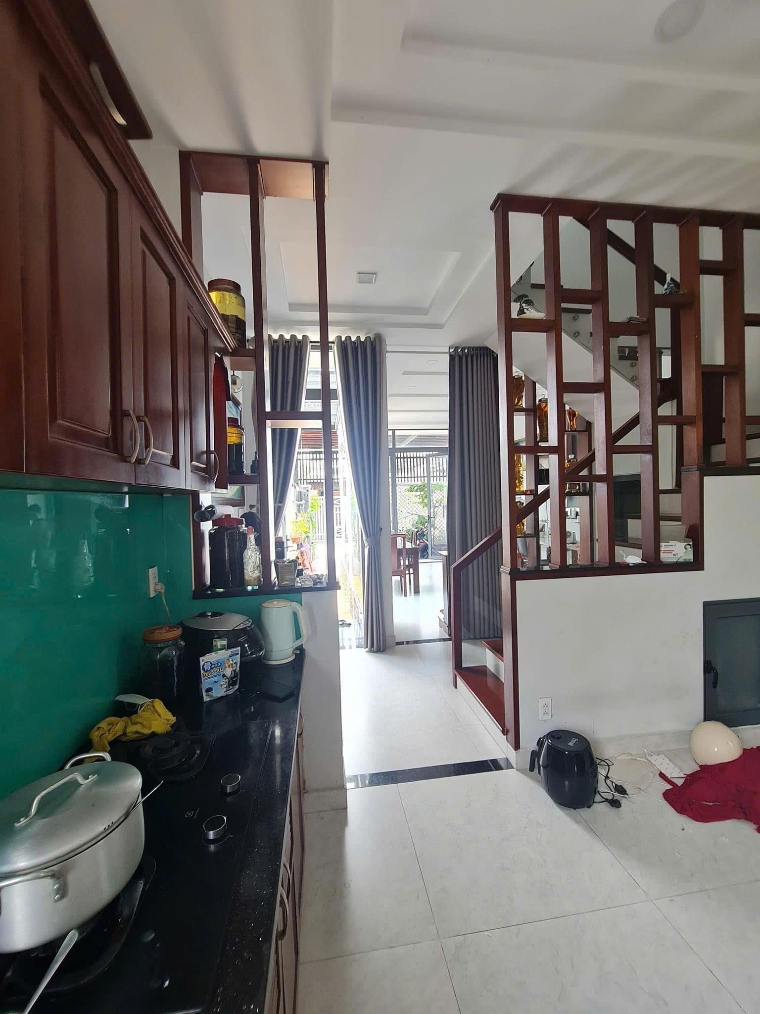 Bán nhà Đình Phong Phú , HXH ,2 tầng , 110m2,ngang 5, dòng tiền - Ảnh chính